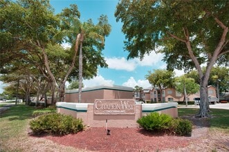 9833 Westview Dr in Coral Springs, FL - Building Photo - Building Photo