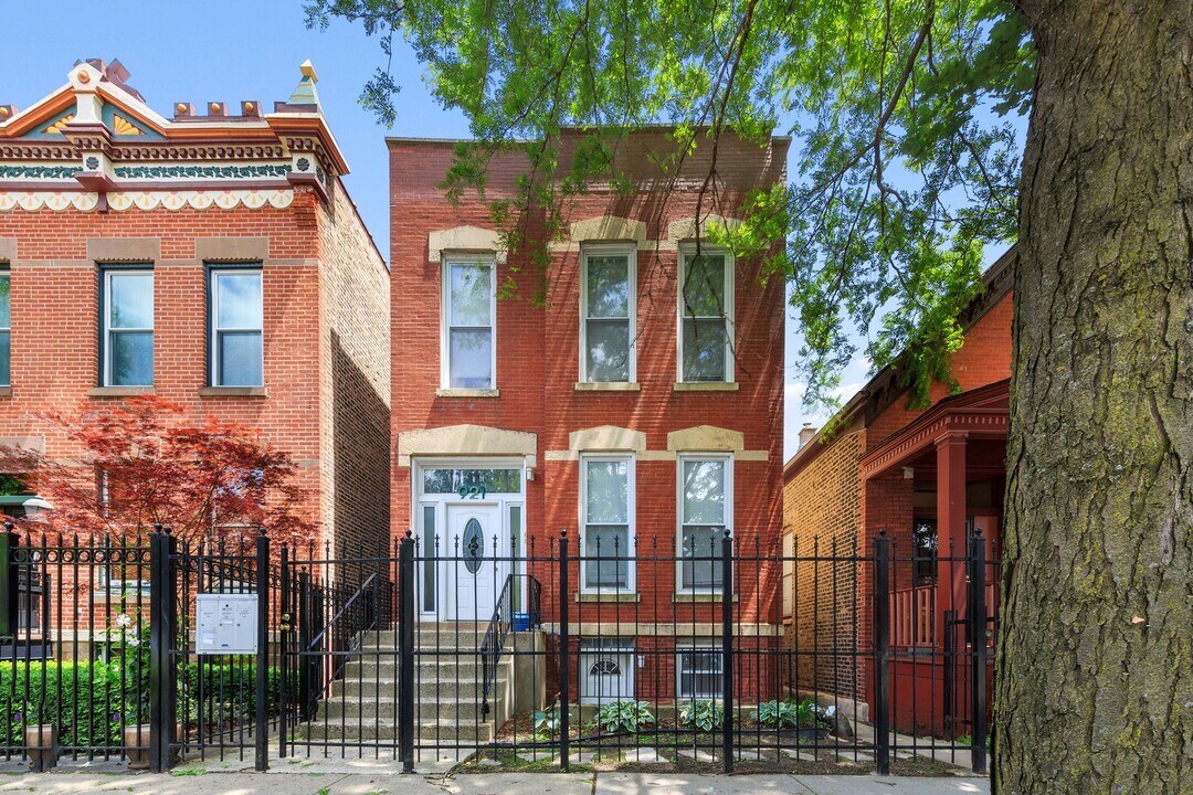 921 S Oakley Blvd in Chicago, IL - Building Photo