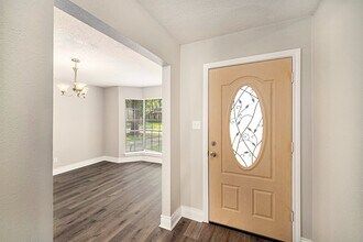 2078 Shadow Rock Dr in Humble, TX - Foto de edificio - Building Photo