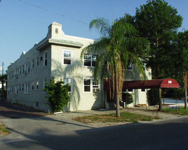 916 1st St N in St. Petersburg, FL - Foto de edificio - Building Photo