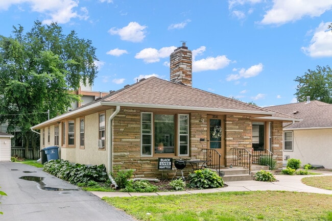 3543 Holmes Ave S in Minneapolis, MN - Foto de edificio - Building Photo