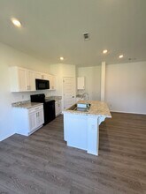 6810 SW Dignity Ave in Bentonville, AR - Foto de edificio - Building Photo