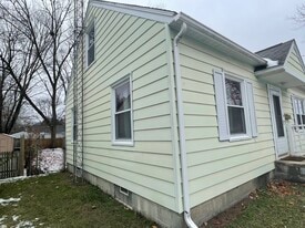 120 Herman Dr in Syracuse, NY - Building Photo