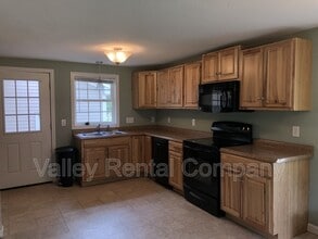 201 Middle St in Hadley, MA - Building Photo - Building Photo