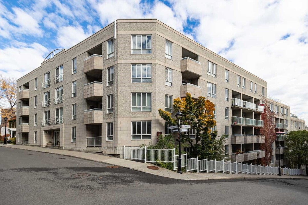 The St-Norbert Apartments in Montréal, QC - Building Photo