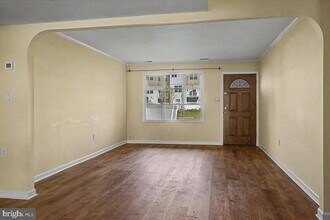 2282 Suzann Dr in Warrington, PA - Foto de edificio - Building Photo