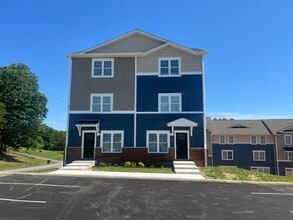 The Vue at College Square (Student Housing) in Lynchburg, VA - Building Photo - Building Photo
