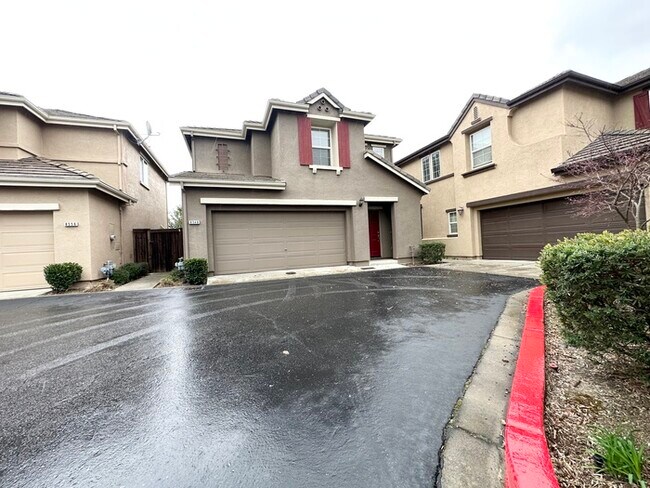 8548 Cortina Cir in Roseville, CA - Building Photo - Building Photo