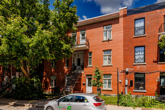 947 Saint-Ferdinand Rue in Montréal, QC - Building Photo - Building Photo