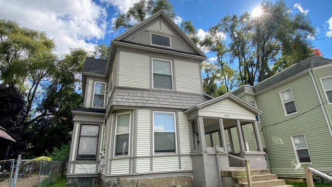 property at 1054 Lafayette Ave SE