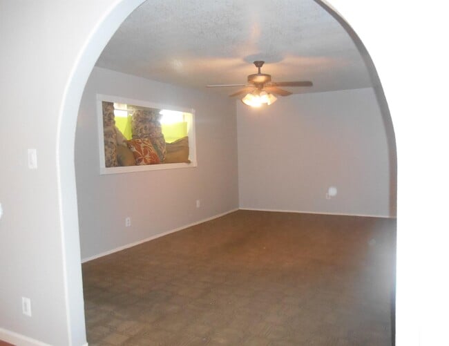 232 Catalini St in Las Vegas, NV - Building Photo - Building Photo