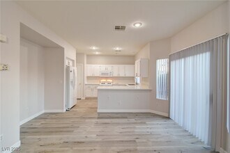 952 Clear Diamond Ave in Las Vegas, NV - Building Photo - Building Photo