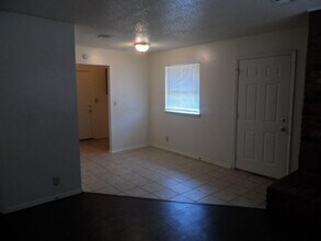 120 NE 12th St in Moore, OK - Building Photo - Building Photo