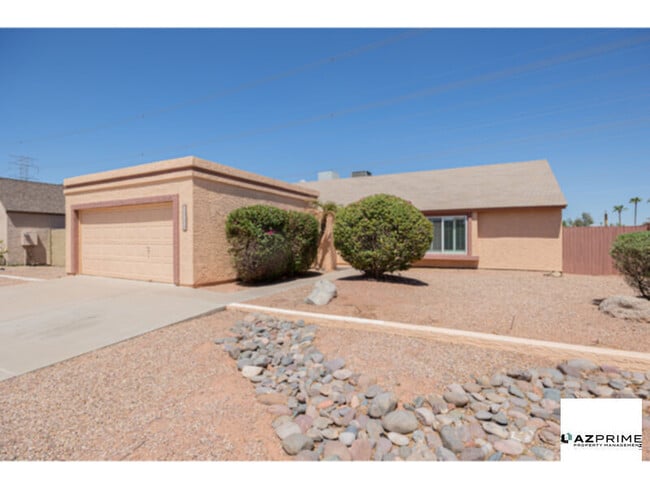 property at 1540 E Divot Dr
