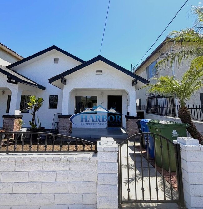 property at 645 W 15th St