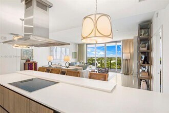 360 Ocean Dr in Key Biscayne, FL - Building Photo - Building Photo