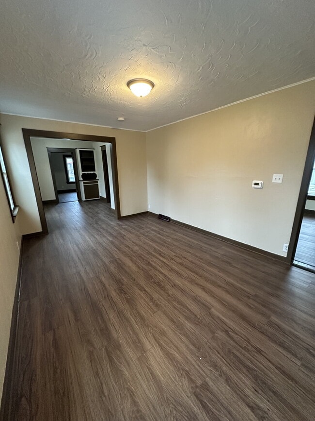 108 W Holmes St in Janesville, WI - Building Photo - Building Photo