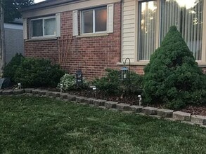 972 Cardwell St in Garden City, MI - Foto de edificio - Building Photo