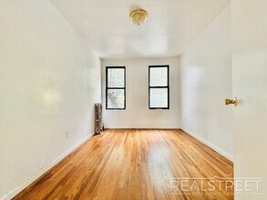 Large 2 bedroom on a Picturesque Tree-Line in Brooklyn, NY - Building Photo - Building Photo