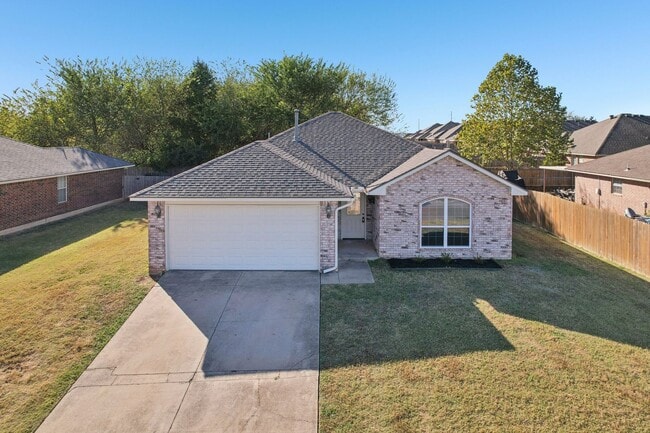 1216 Fourth St in Noble, OK - Building Photo - Building Photo