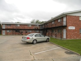 405 Gulpha Dr Apartments