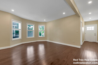 161 4th St, Unit 1 in Medford, MA - Building Photo - Building Photo