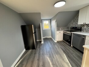 141 Willow Grove Ave in Glenside, PA - Building Photo - Building Photo