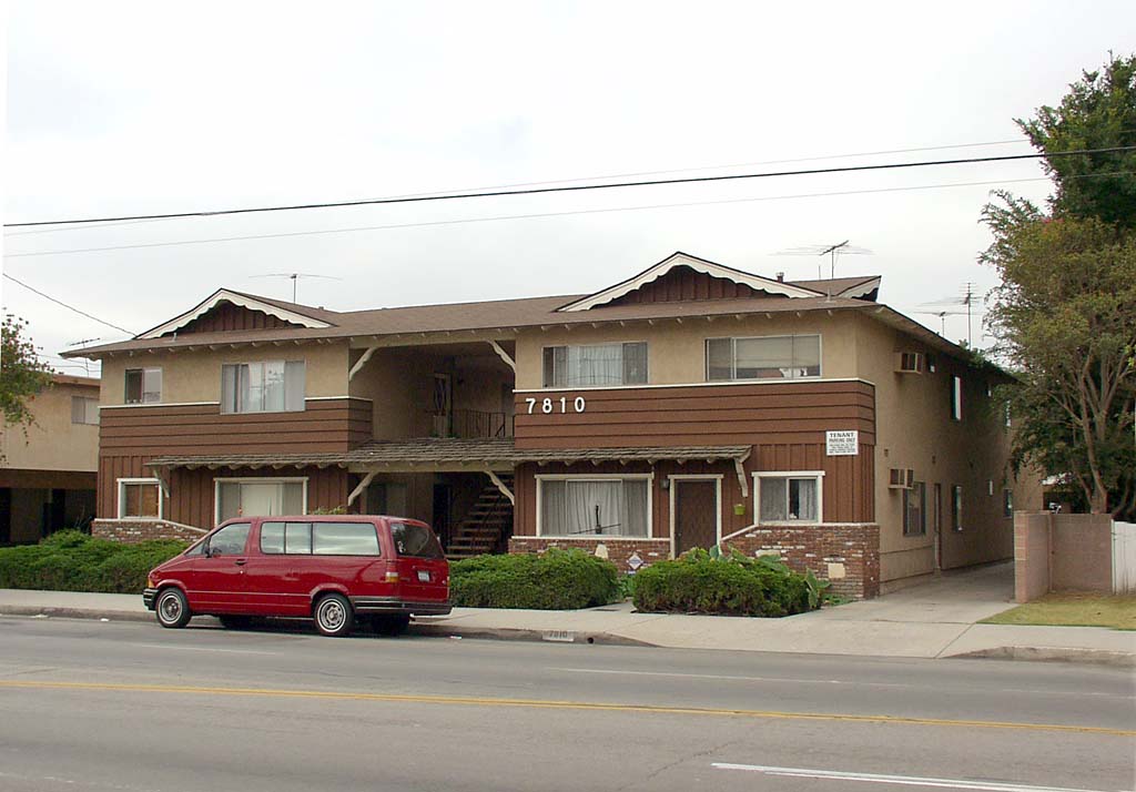 7810 Stewart & Gray Rd in Downey, CA - Foto de edificio