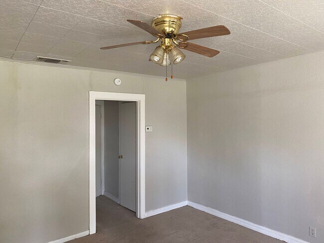 809-811 E Cherry St-Unit -809 in Sherman, TX - Building Photo - Building Photo