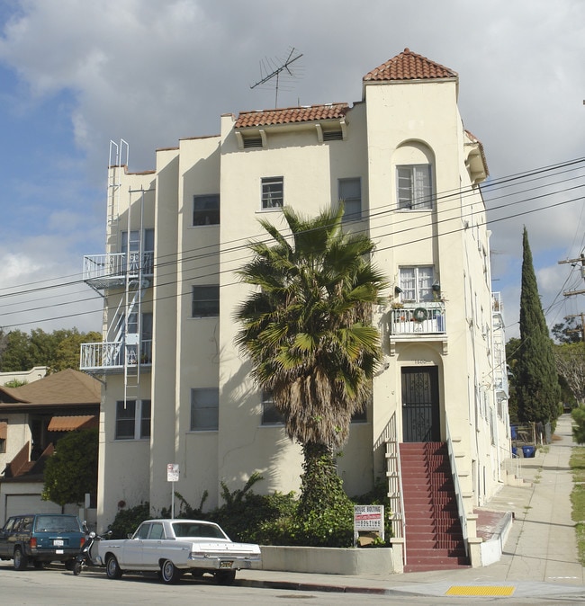 1600 Griffith Park Blvd in Los Angeles, CA - Foto de edificio - Building Photo