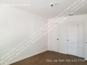 1208 Middleton St in Killeen, TX - Building Photo - Building Photo