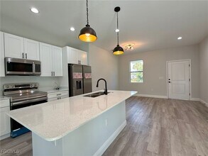 5147 Guava Terrace in Port Charlotte, FL - Foto de edificio - Building Photo