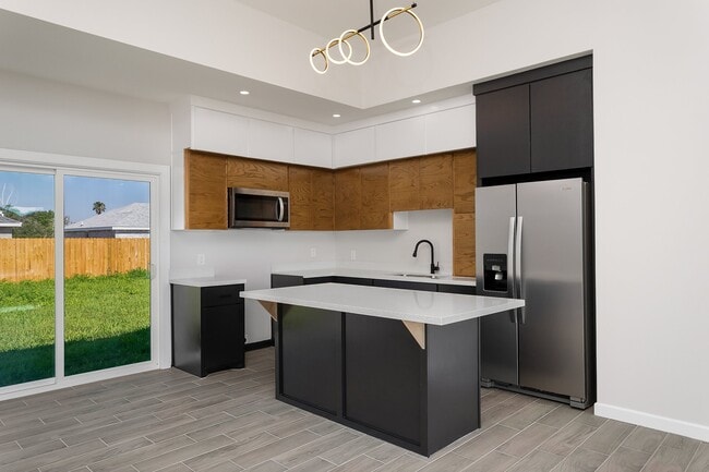 2302 E Moore Rd in San Juan, TX - Building Photo - Building Photo