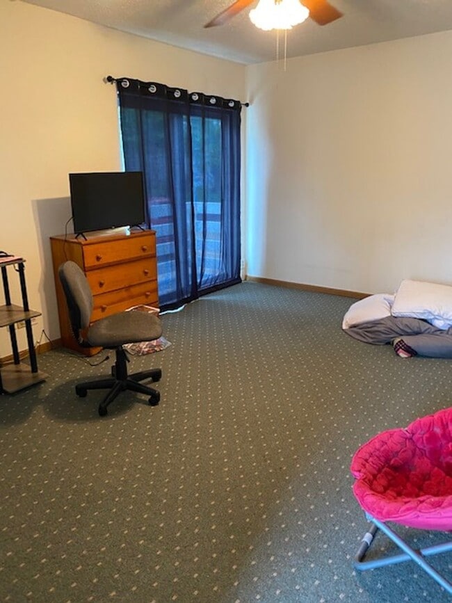property at 809 N 3rd St