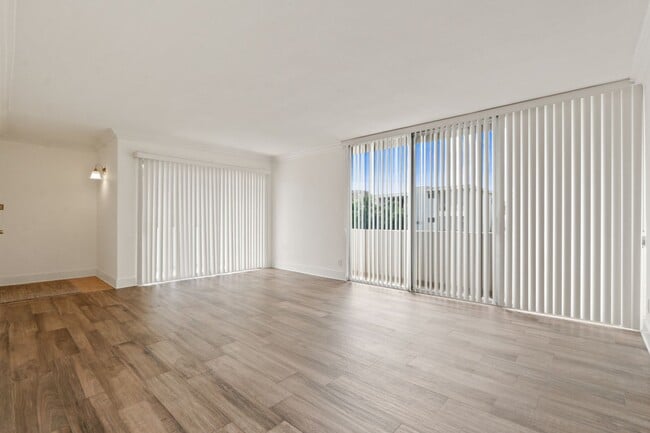 1319 Berkeley St in Santa Monica, CA - Building Photo - Building Photo