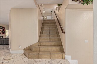 9523 Coral Bell Ct in Las Vegas, NV - Building Photo - Building Photo