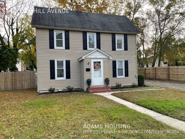 property at 621 Oak Hill Ave
