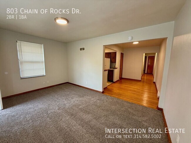 803 Chain of Rocks Dr in St. Louis, MO - Building Photo - Building Photo