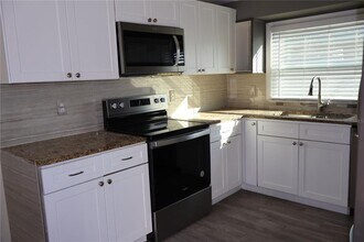 4732 W Lawn Ave in Tampa, FL - Building Photo - Building Photo