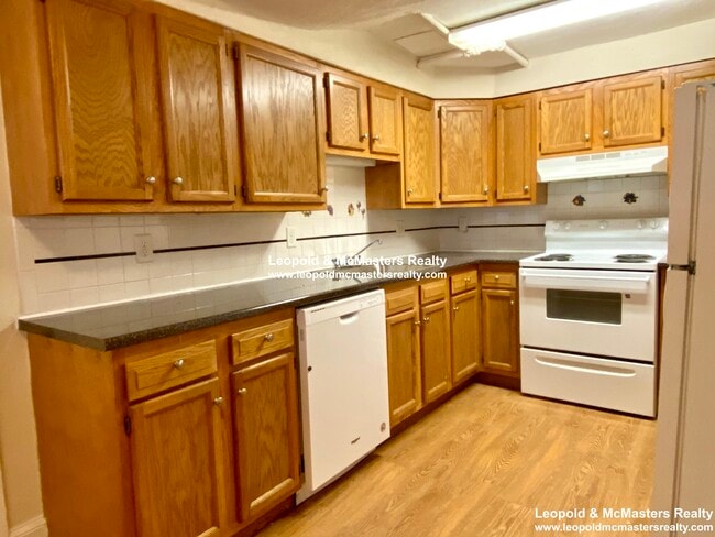 46 Lancaster Ter, Unit 112