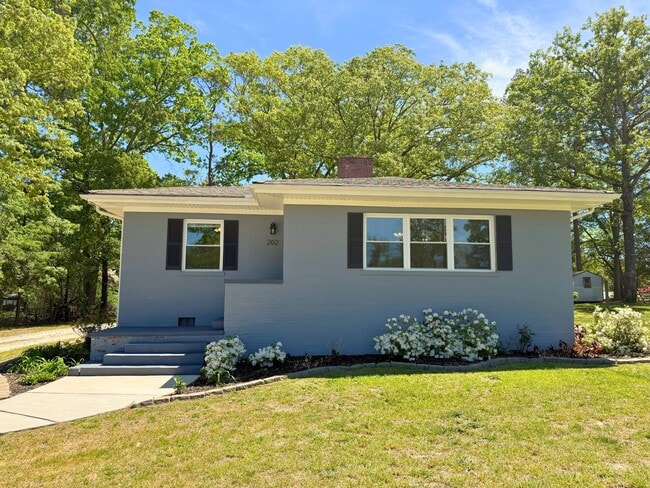 202 Mayflower St in Taylors, SC - Building Photo - Building Photo
