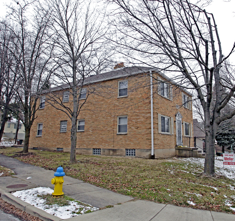 3803 Riverside Dr in Dayton, OH - Building Photo