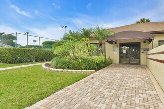 6649 Somerset Dr in Boca Raton, FL - Building Photo - Building Photo