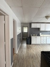 8 E Kendall St in Worcester, MA - Foto de edificio - Building Photo