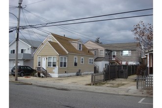 250 Hancock Ave in Seaside Heights, NJ - Building Photo - Building Photo