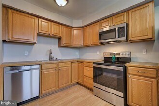 335 E Lancaster Ave in Downingtown, PA - Building Photo - Building Photo