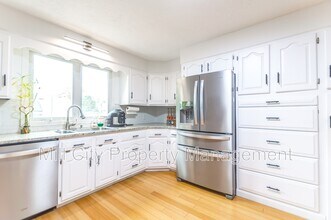 9 Wathen Rd in Bedford, NH - Building Photo - Building Photo