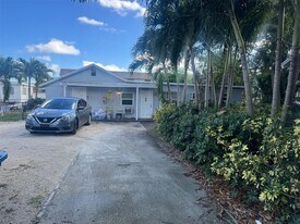 611 S 24th Ave in Hollywood, FL - Building Photo
