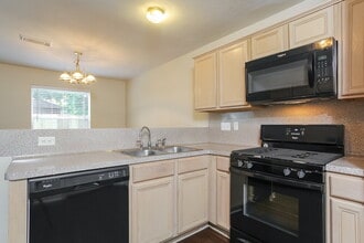 8002 Scarlet Tanager Dr in Humble, TX - Building Photo - Building Photo