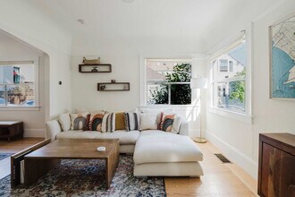 3791 Latimer Pl in Oakland, CA - Building Photo - Building Photo